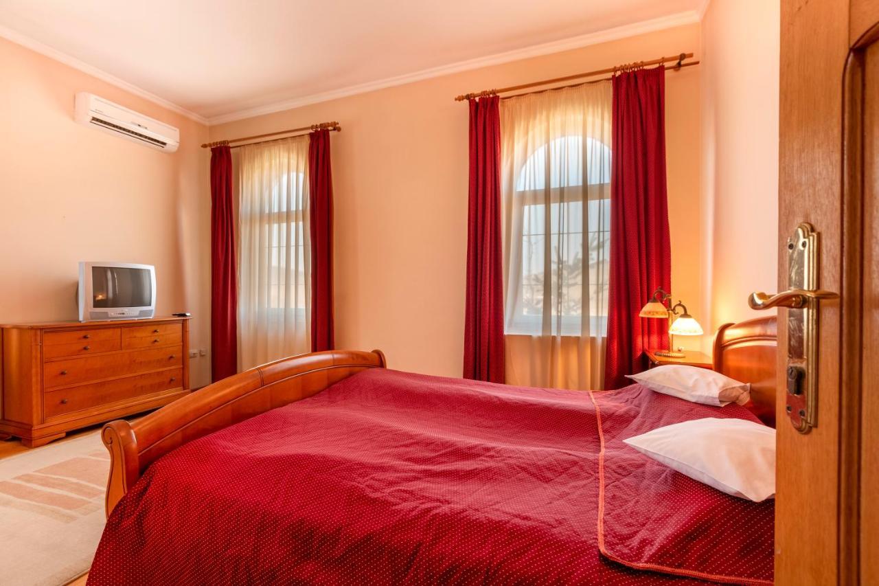 Hotel Denis Daneş Εξωτερικό φωτογραφία