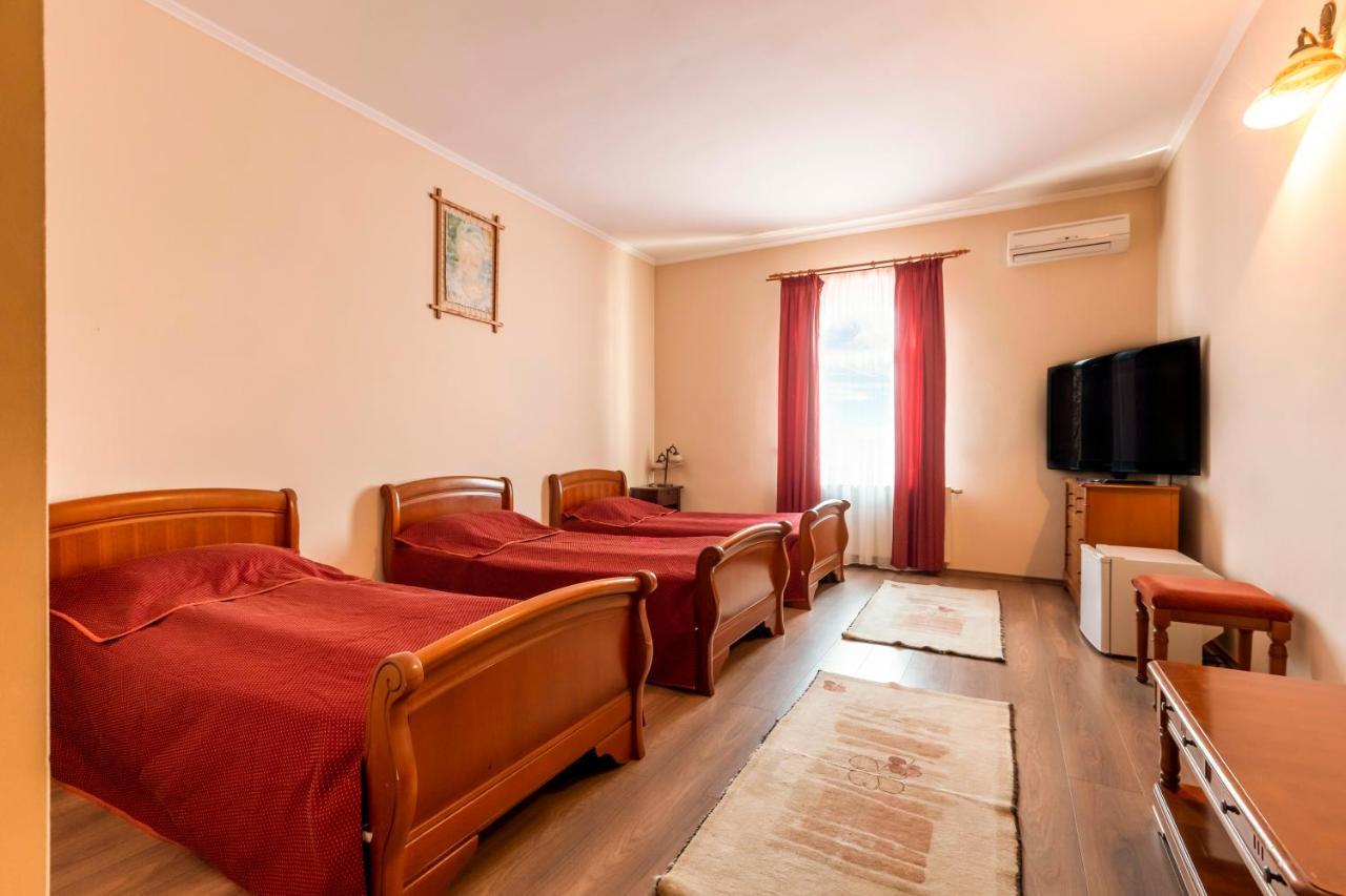 Hotel Denis Daneş Εξωτερικό φωτογραφία