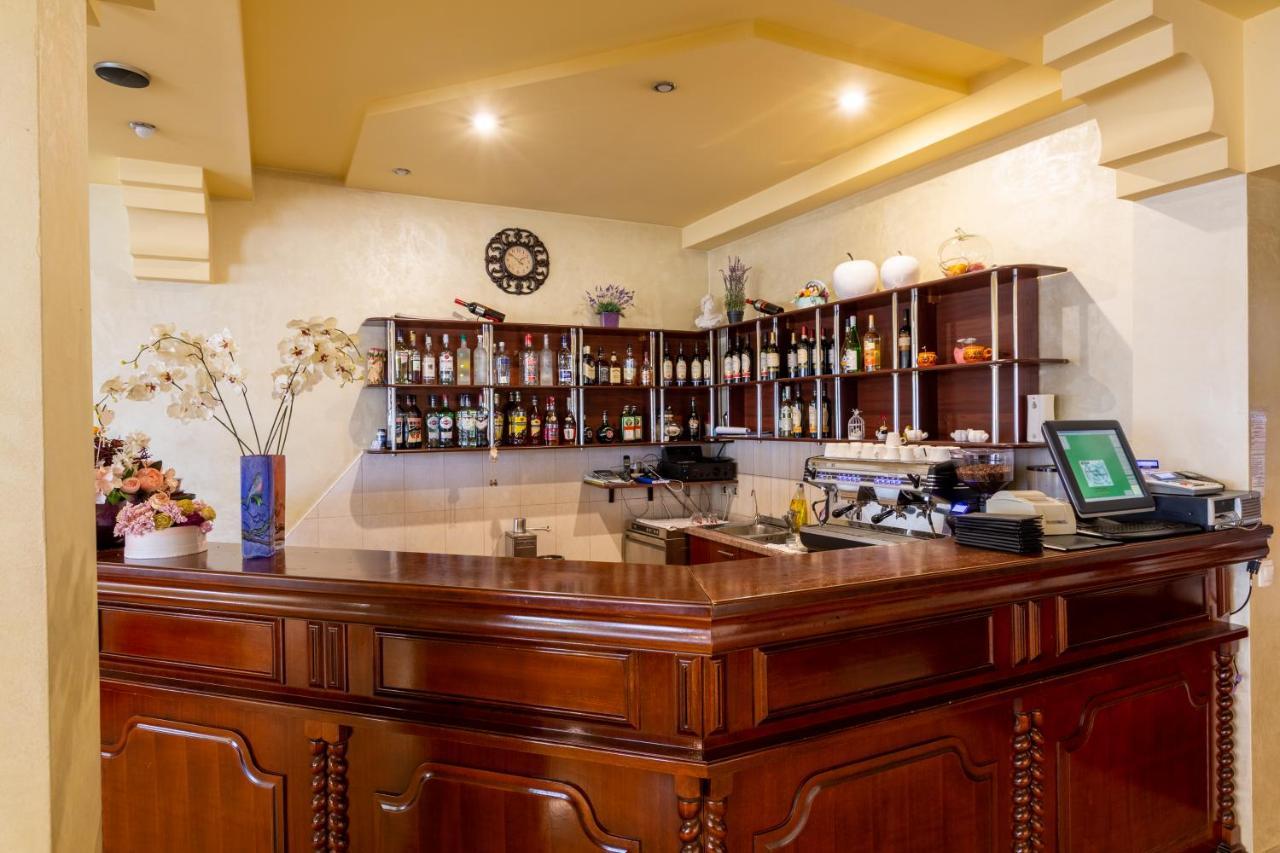 Hotel Denis Daneş Εξωτερικό φωτογραφία